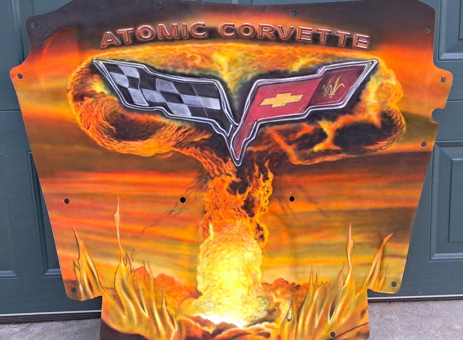 Hoodliner Atomic Corvette.